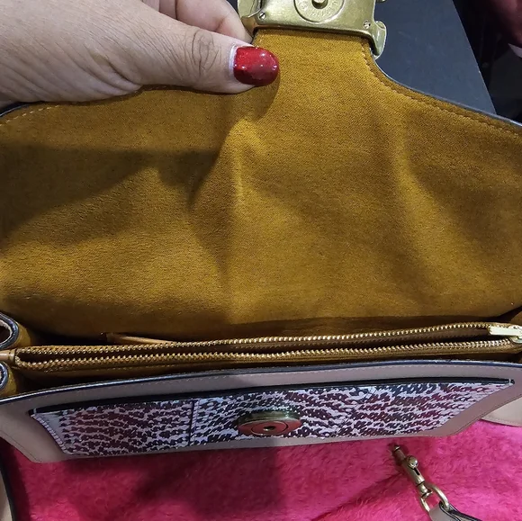 Coach Women's Cream and Tan Patterned Shoulder ag - Picture 12 of 17